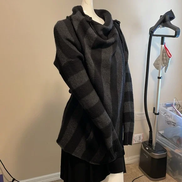 Vince Wrap Drape Front Cashmere Wool Alpaca Blend Sweater Black Gray Stripe EC M - Picture 10 of 16